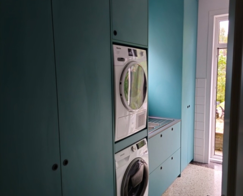 bijkeuken kast voor droger en wasmachine met gootsteen wasbak
